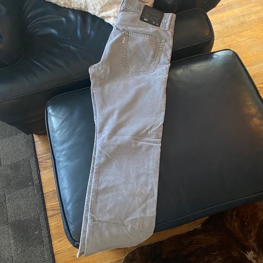 Men’s Levi’s cords 32